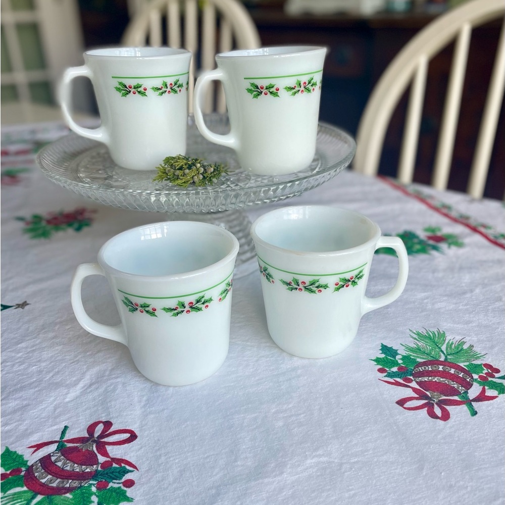 Vintage 1980s CORNING Holly Days Milk Glass Mugs Set of 4 – Excellent Condition